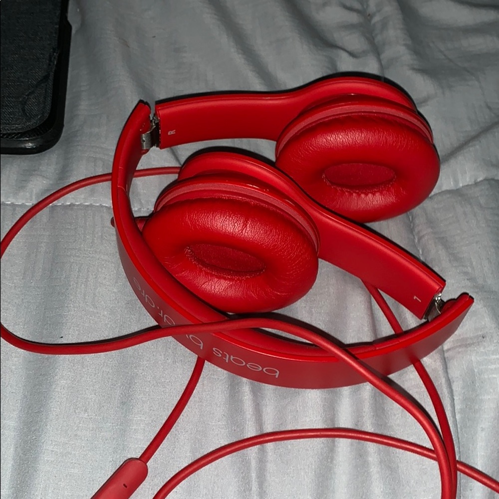 Beats solo hd red
